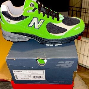 Men size 8 brand new good vibes new balance 2002Rgz
  Green, black,